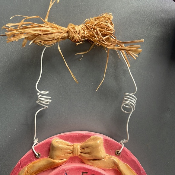 Backyard Friends Are Best Hanging Decoration 👒 - Picture 3 of 6